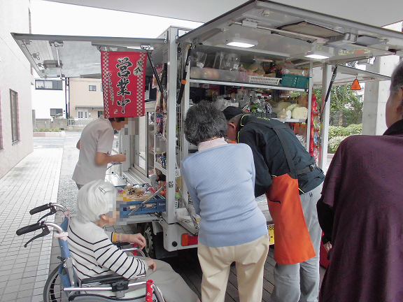 10月13日　移動販売車　開催しました。